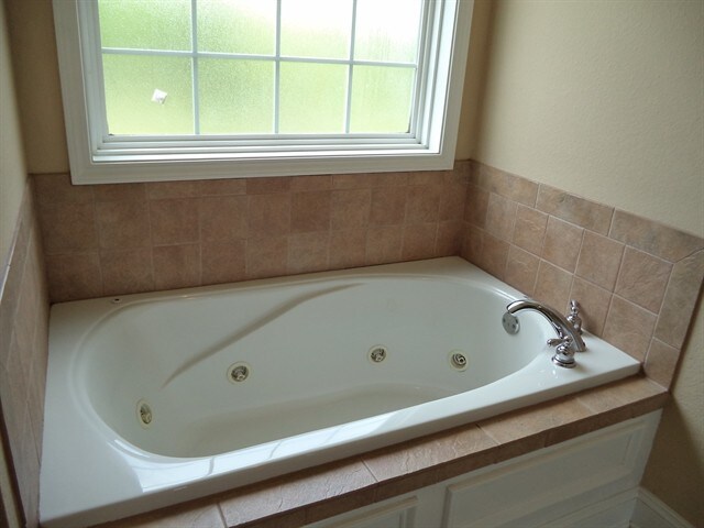 Building Photo - 6317 Stillglen Ln