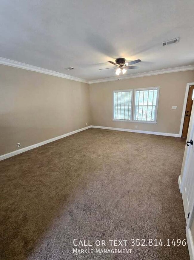 Building Photo - 200 S 11th St