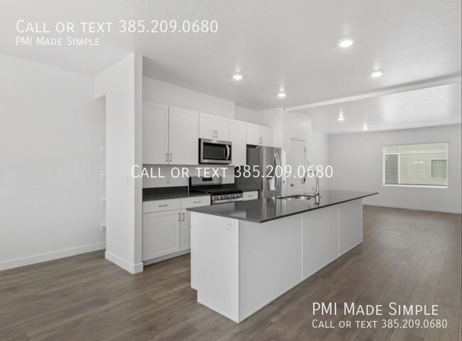 Building Photo - 1107 E Hatch Row