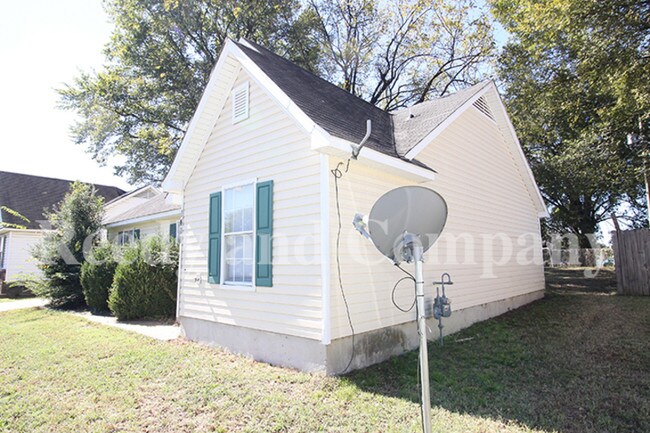 Building Photo - 1411 Florida St