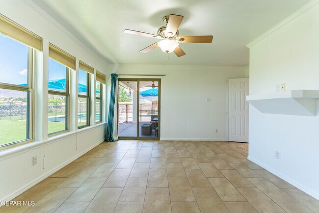Building Photo - 7033 San Marino Dr