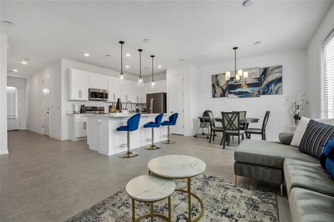 Building Photo - 641 Longboat Dr