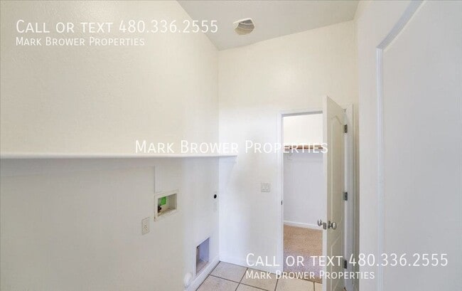 Building Photo - 11423 W La Reata Ave