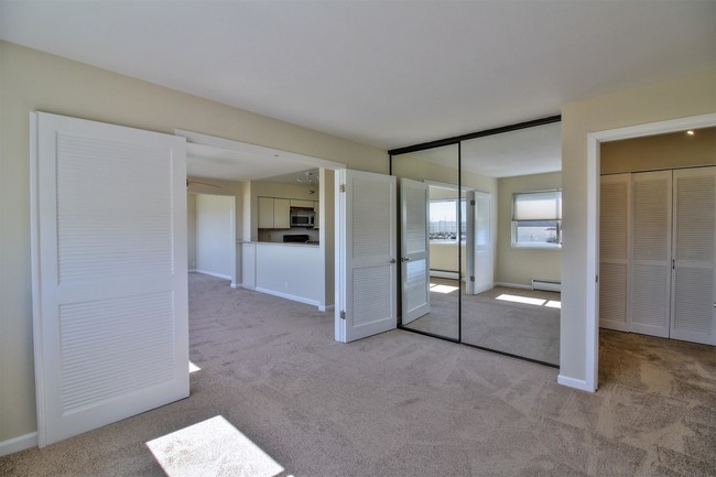 Building Photo - 1205 Melville Square
