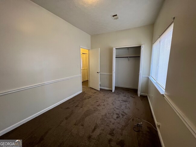 Building Photo - 7560 Taylor Rd