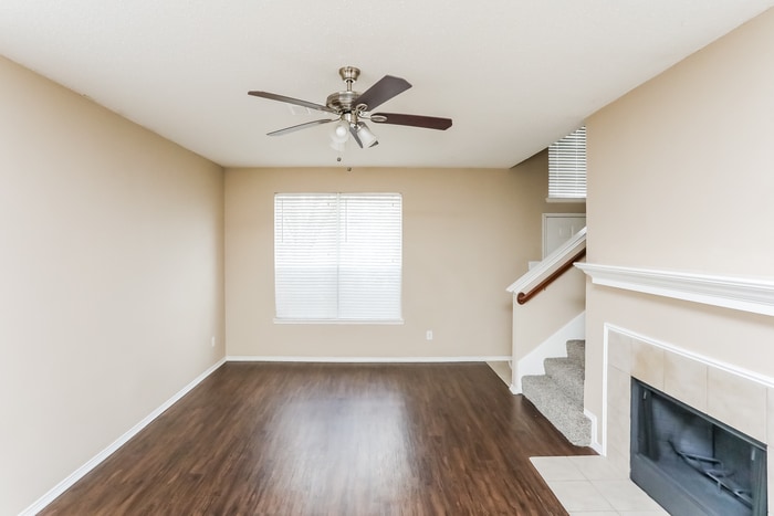 Building Photo - 2214 Sumac Dr