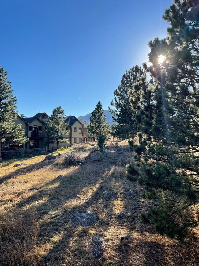 Building Photo - Front Range views, Spectacular location, Boulder home avail. Now!