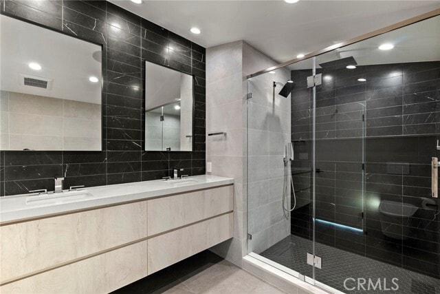 Building Photo - 9336 Lloydcrest Dr