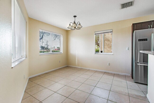 Building Photo - 8460 NW 40th St
