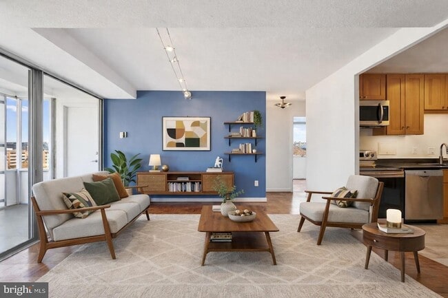 Building Photo - 1301 Delaware Ave SW