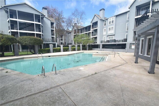 Building Photo - 310 Granville Ct