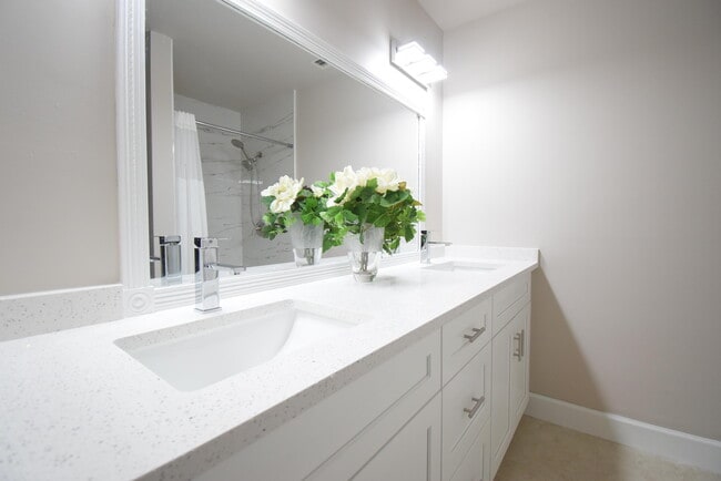 Building Photo - 22237 Woodborn Dr