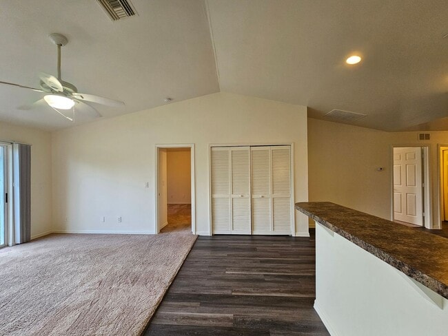 Building Photo - 2 Bedroom + Den Duplex