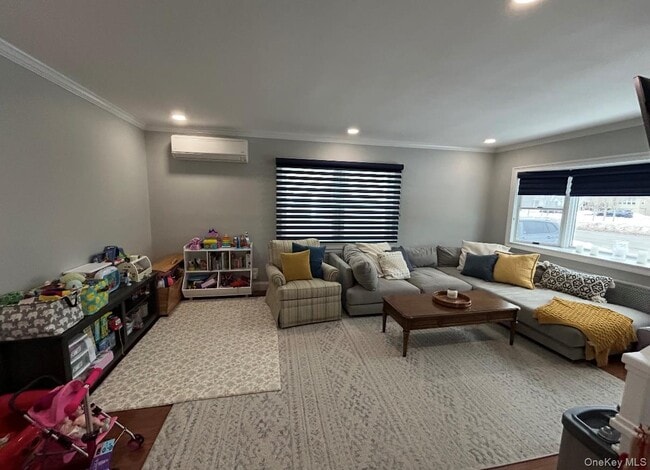 Building Photo - 433 W Park Ave