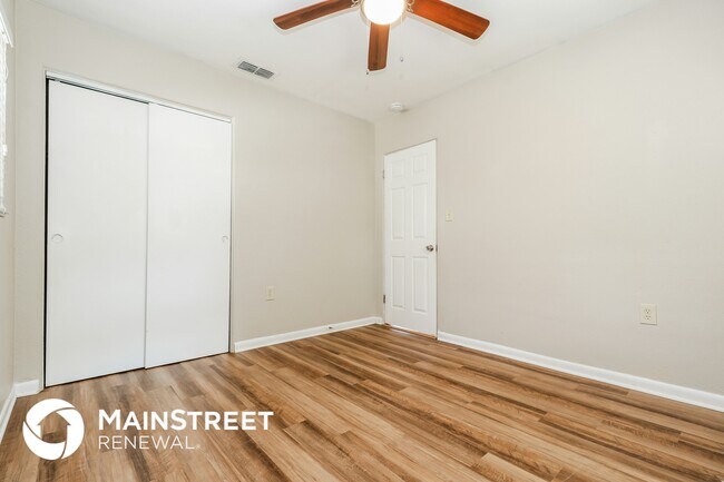 Building Photo - 7149 Wedgewood Dr