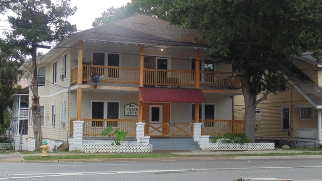 Building Photo - 401 S Ridgewood Ave