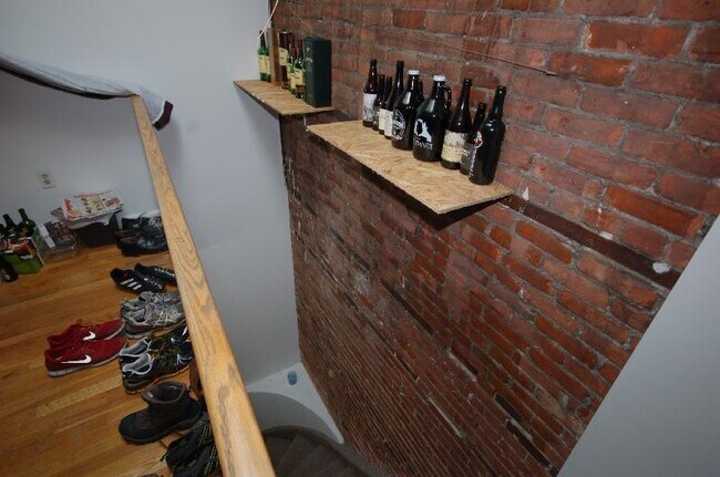 Building Photo - 168 Northampton St