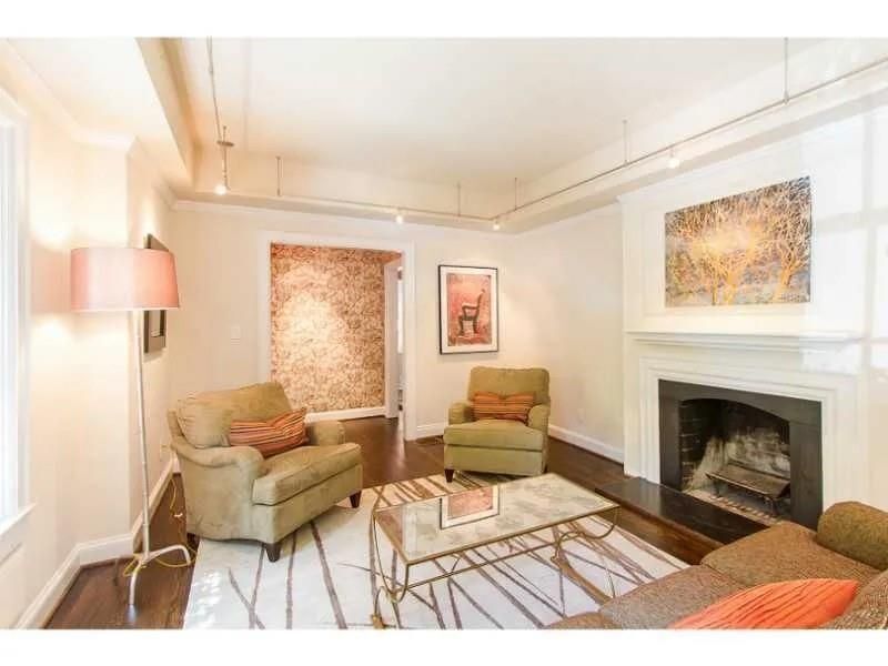 Building Photo - 1916 Greystone Rd NW