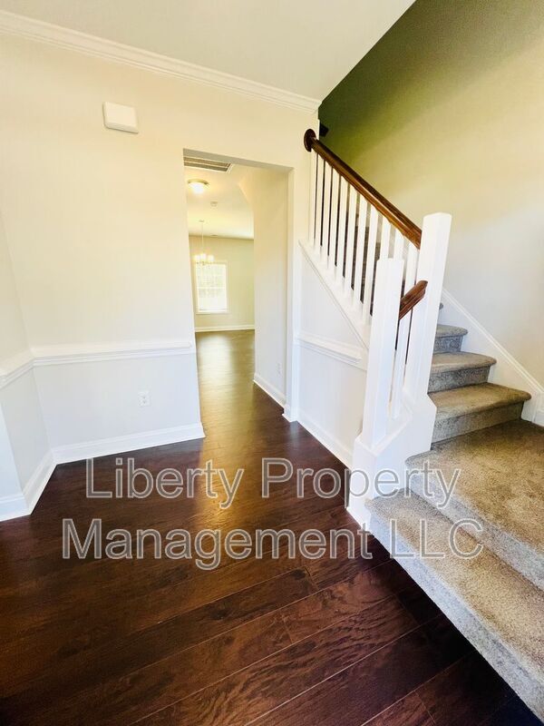 Building Photo - 326 Countryside Dr