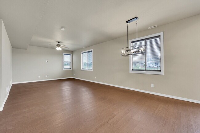 Building Photo - $2,795 - 3 Bed, 2.5 Bath Home with Fenced ...