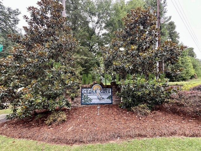 Building Photo - 124 Misty Pine Ln