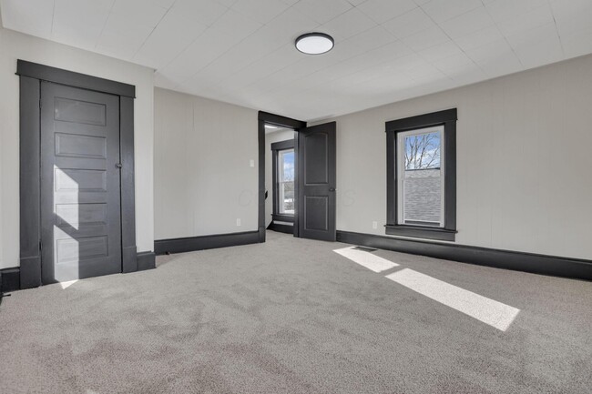 Building Photo - 401 Miller Ave