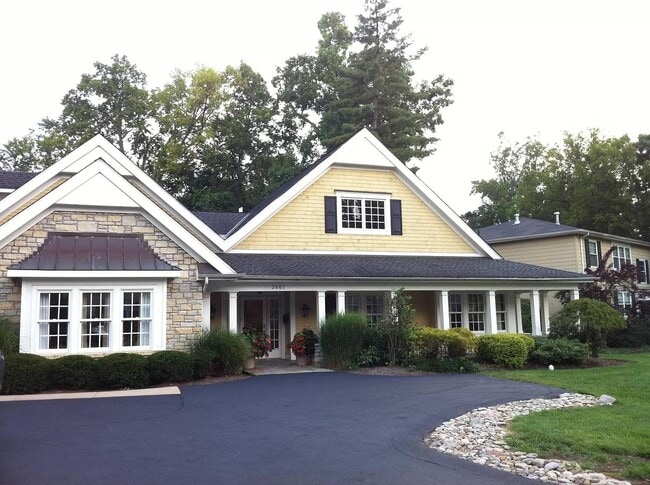 Club House - 3744 Ashworth Dr