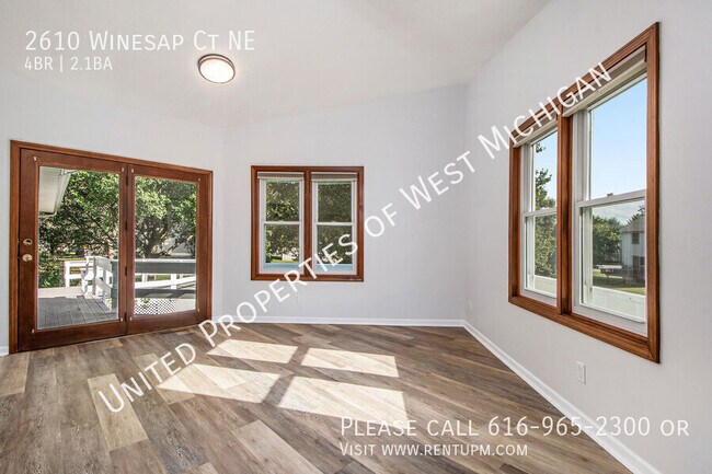 Building Photo - Available Now | 4 Bedroom 2.5 Bath Single ...