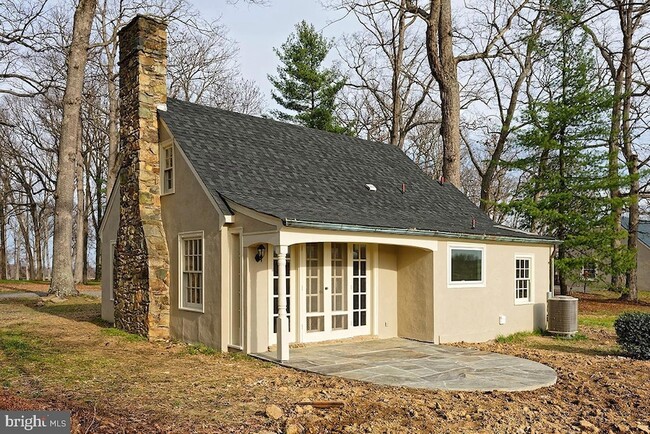 Building Photo - 2083 Atoka Rd