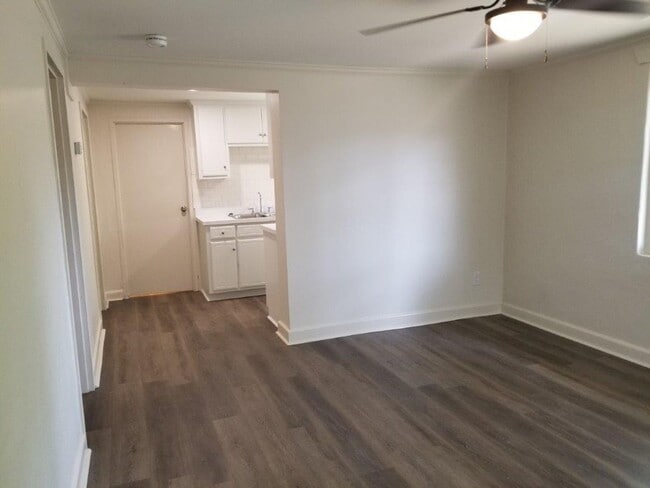 Building Photo - 1911 Peachtree St