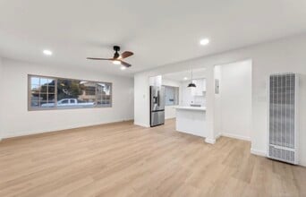 Building Photo - 736 18th St