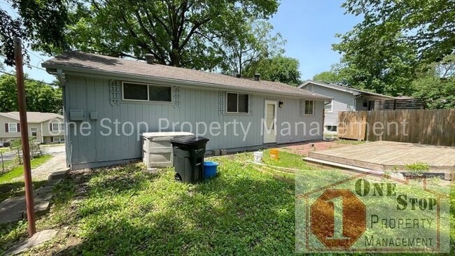 Building Photo - Beautiful 3 Bedroom 1.5 Bathroom in Kansas...