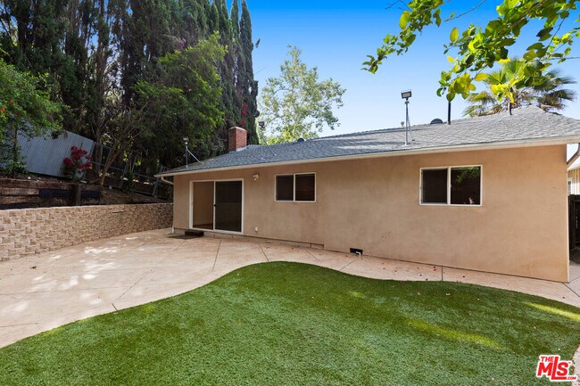 Building Photo - 21817 Providencia St