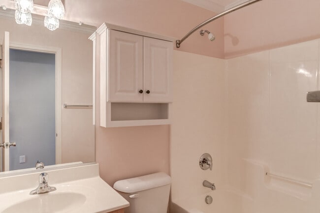 Building Photo - 833 Willow Bay Dr