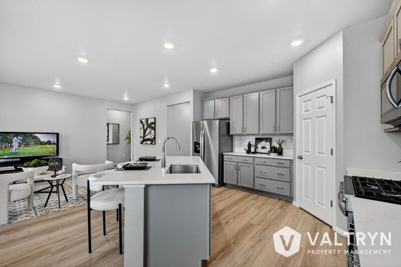 Building Photo - 13375 Valley Peak Dr