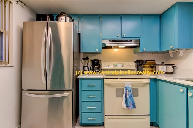 Building Photo - 175 116th Ave