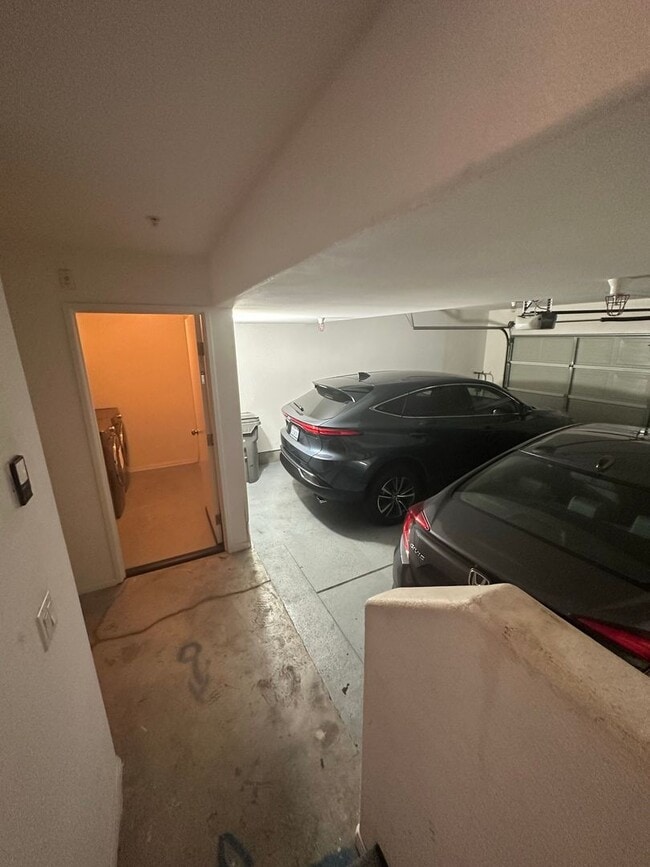 Building Photo - Stunning 3-Bedroom, 2.5-Bath Townhome in the Heart of Torrey Highlands – A Must-See!