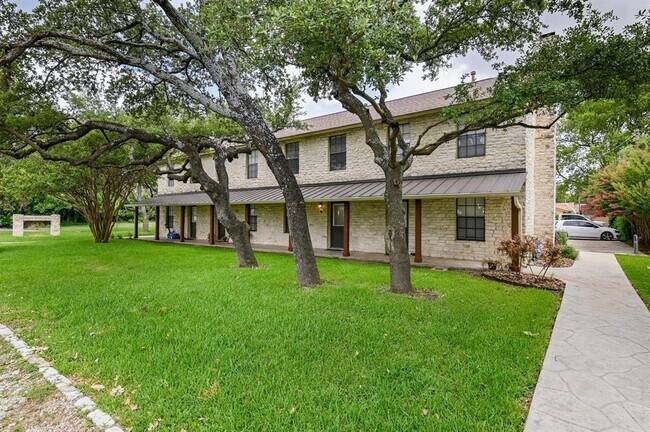 Building Photo - 204 Northwest Dr