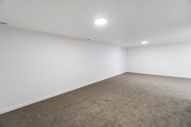 Building Photo - Newly Remodeled Single Family Home in Gate...