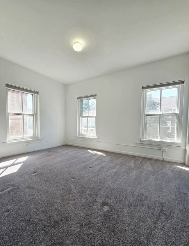 Building Photo - 21 S 4th St