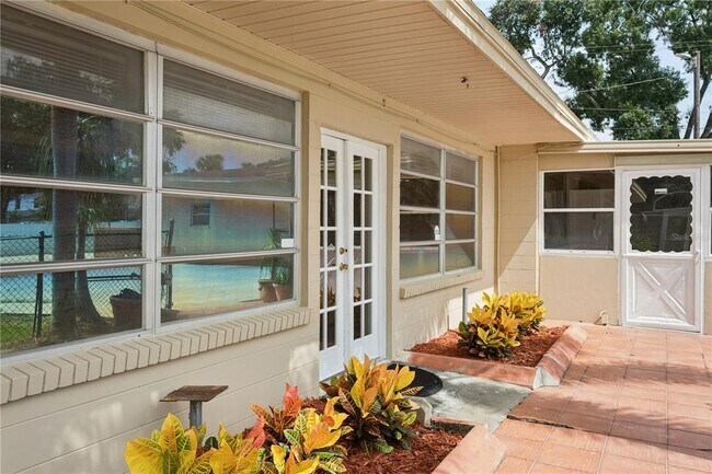 Building Photo - 4701 N Habana Ave