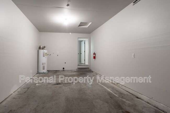 Building Photo - 863 14th St