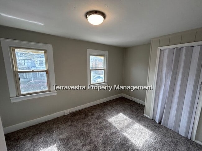 Building Photo - Renovated Millville 4 Bed in Millville. Eligible for $500 Security Deposit.