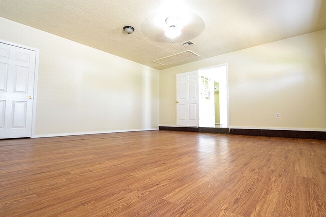 Building Photo - 3137 SW 65th Pl