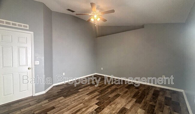 Building Photo - 10827 Laxton St