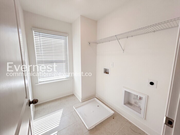 Building Photo - 2535 Superus Ct