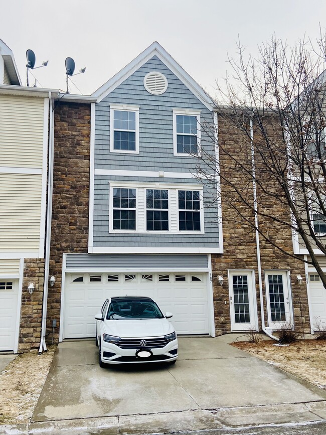 Outside View - 387 NE Kingwood