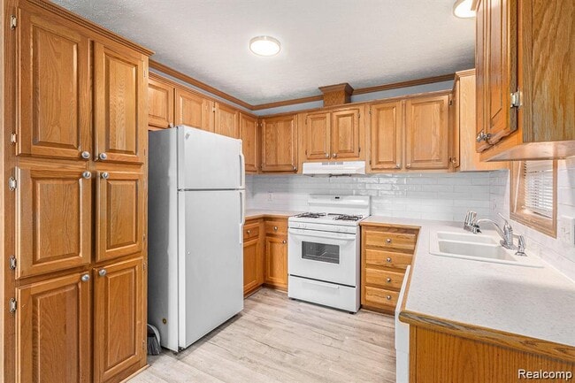 Building Photo - 23748 Crossley Ave