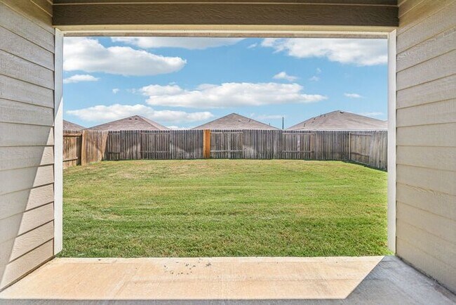 Building Photo - 3900 Calvary Ct