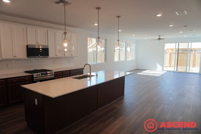 Building Photo - Gorgeous New Build off of Calloway and 7th...